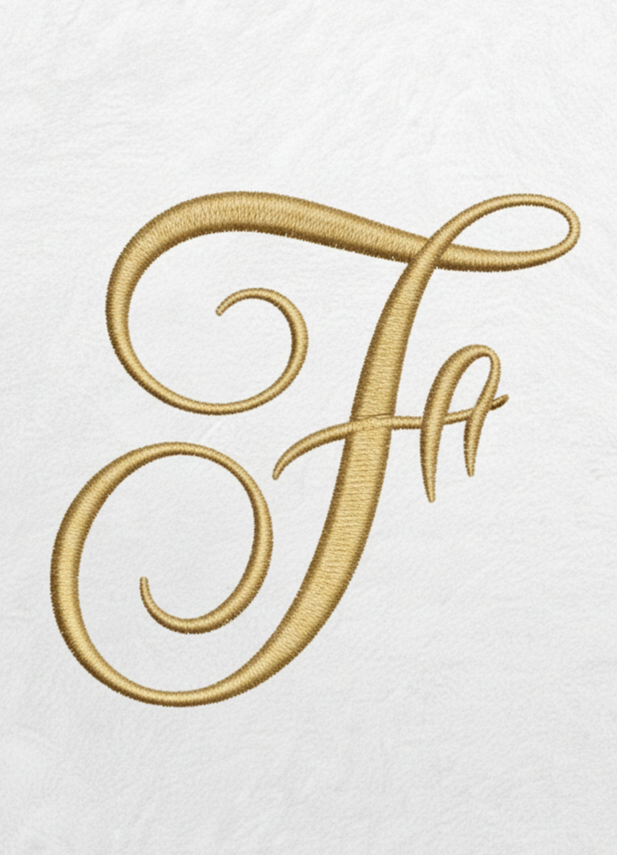 LETRA INICIAL | BORDADA