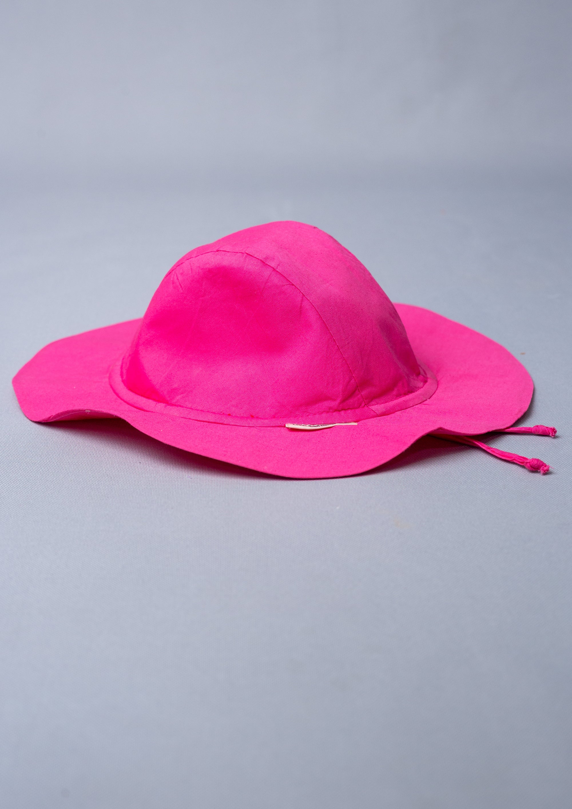 WINKY SUNBONNETS